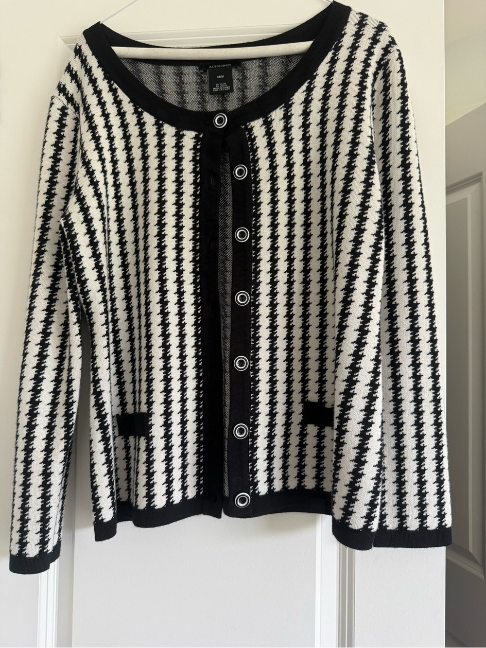 Black & White houndstooth-like Button-Front Cardigan Sweater